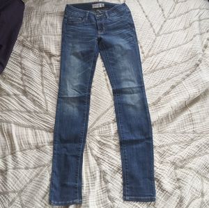 Bullhead skinny jeans